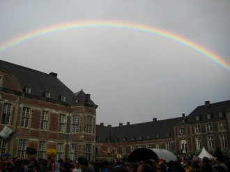 01 Arc En Ciel Sur L Abbaye De Floreffe Theatre Du Festival Esperanzah